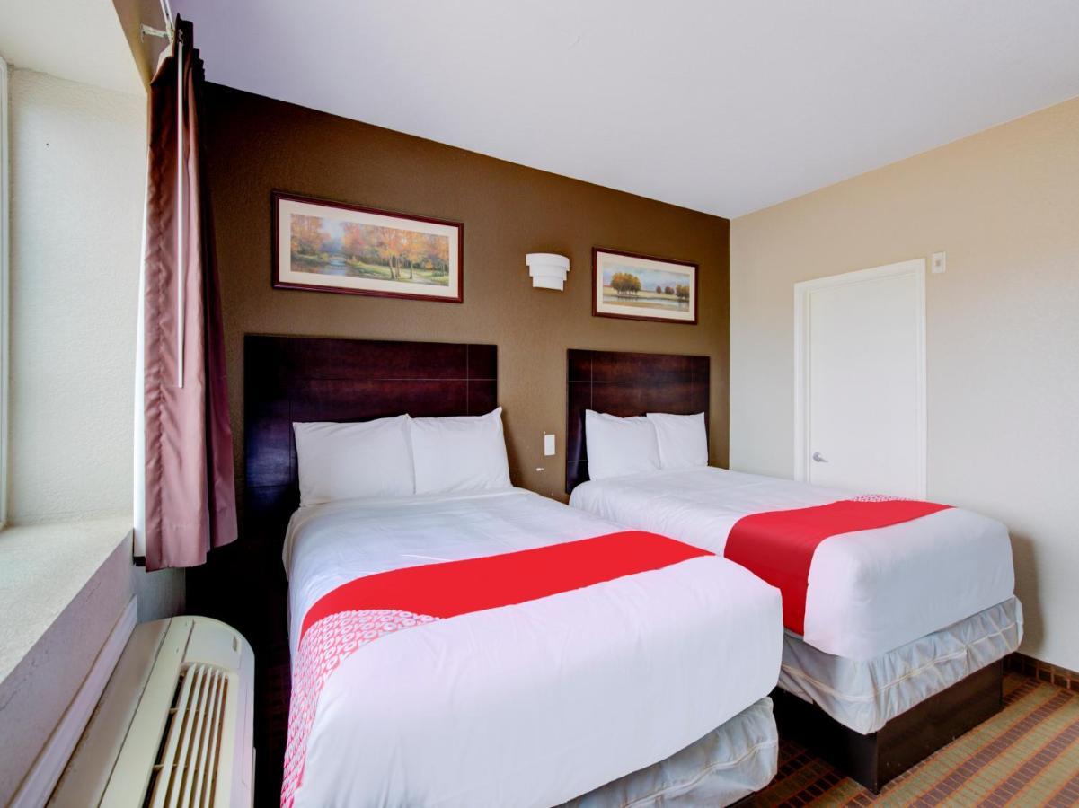 Hotel Dilley Grand Exteriér fotografie
